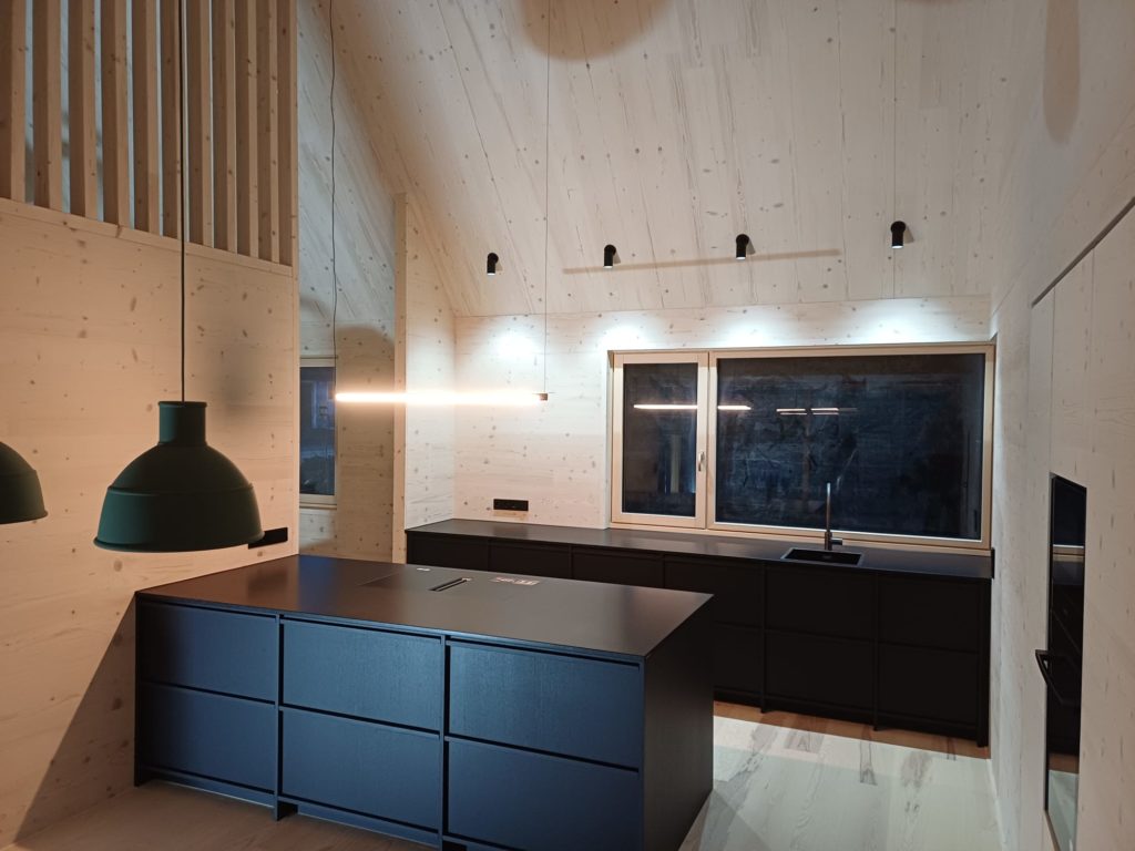 0FA56802-F064-4DE6-9DED-1C9185EC0B3B